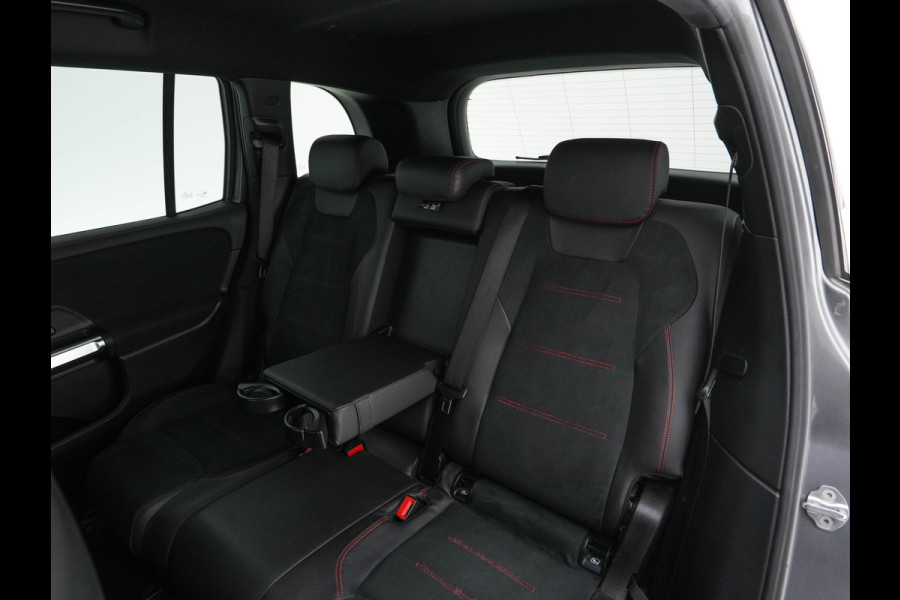 Mercedes-Benz Glb 200 Premium (INCL.BTW) Aut. *LEATHER-MICROFIBRE | FULL-LED | BLIND-SPOT | AMBIENT-LIGHT | WIDE-SCREEN-DIGICOCKPIT | HEATED-SPORTSEATS | CAMERA | KEYLESS | NAVI-FULLMAP | DAB+ | PRIVACY-GLASS | PDC | CRUI
