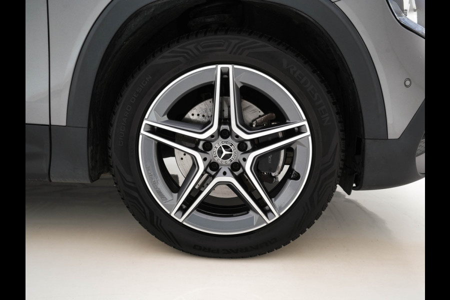 Mercedes-Benz Glb 200 Premium (INCL.BTW) Aut. *LEATHER-MICROFIBRE | FULL-LED | BLIND-SPOT | AMBIENT-LIGHT | WIDE-SCREEN-DIGICOCKPIT | HEATED-SPORTSEATS | CAMERA | KEYLESS | NAVI-FULLMAP | DAB+ | PRIVACY-GLASS | PDC | CRUI