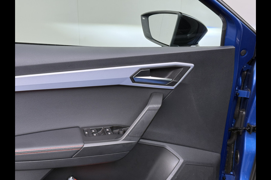 Seat Ibiza 1.0TSI 5Drs FR Adap.Cruise Camera Stoelverwarming Virtual Cockpit Ecc Navi Apple Carplay/Android Auto Business Intense Lmv Led Pdc Isofix DAB Licht-/regensensor Origineel Nederlandse Auto