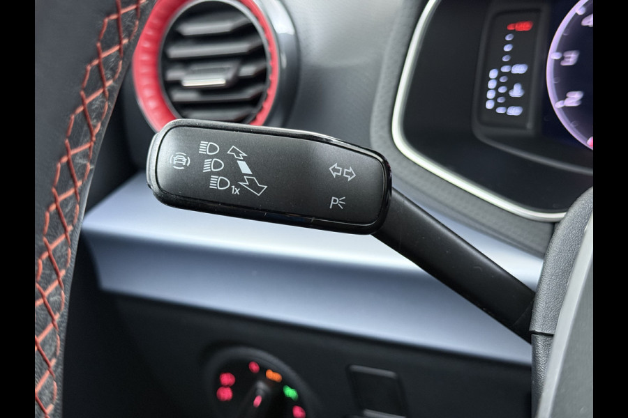 Seat Ibiza 1.0TSI 5Drs FR Adap.Cruise Camera Stoelverwarming Virtual Cockpit Ecc Navi Apple Carplay/Android Auto Business Intense Lmv Led Pdc Isofix DAB Licht-/regensensor Origineel Nederlandse Auto