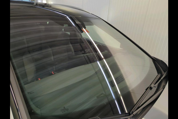 Volkswagen ID.4 Life 77 kWh Soh 90% Warmtepomp Trekhaak Stuur/Stoelverw