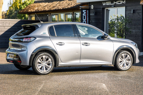 Peugeot e-208 EV Allure 50 kWh I carplay I Camera I 100% soh