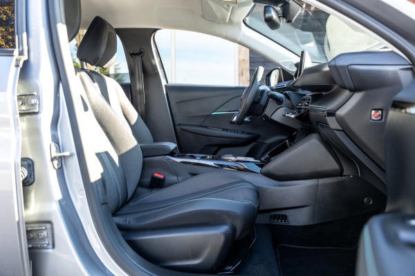 Peugeot e-208 EV Allure 50 kWh I carplay I Camera I 100% soh