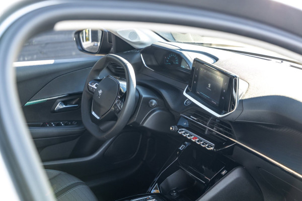 Peugeot e-208 EV Allure 50 kWh I carplay I Camera I 100% soh