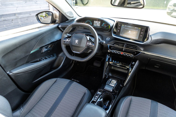 Peugeot e-208 EV Allure 50 kWh I carplay I Camera I 100% soh