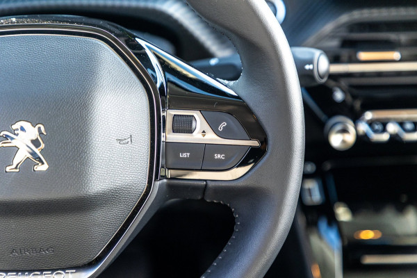 Peugeot e-208 EV Allure 50 kWh I carplay I Camera I 100% soh