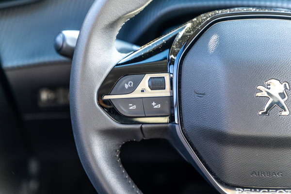 Peugeot e-208 EV Allure 50 kWh I carplay I Camera I 100% soh