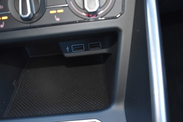 Volkswagen Polo 1.0 TSI Comfortline Navigatie Stoelverwarming Pdc
