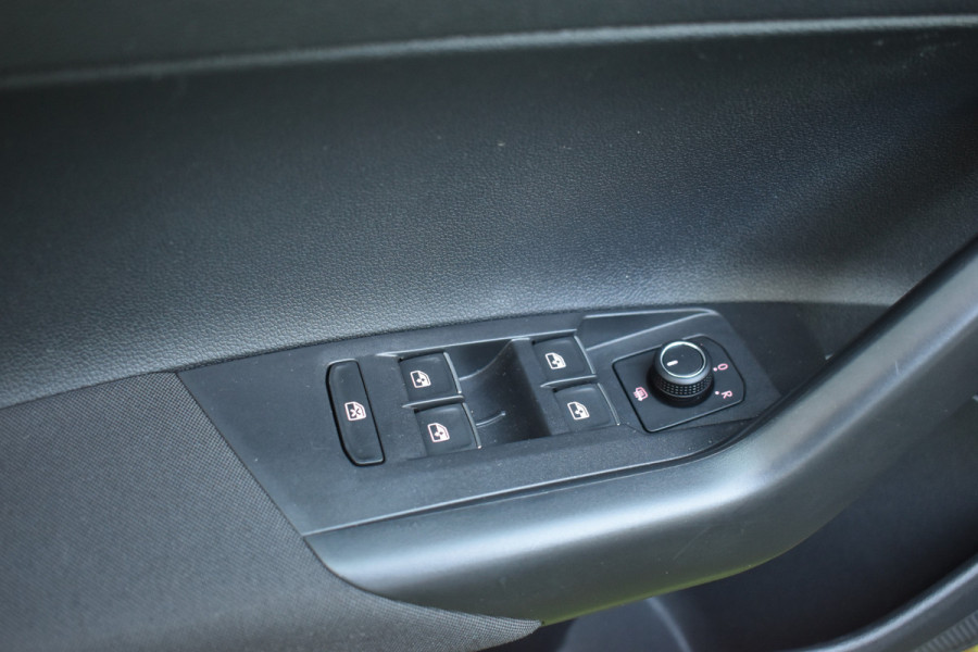 Volkswagen Polo 1.0 TSI Comfortline Navigatie Stoelverwarming Pdc