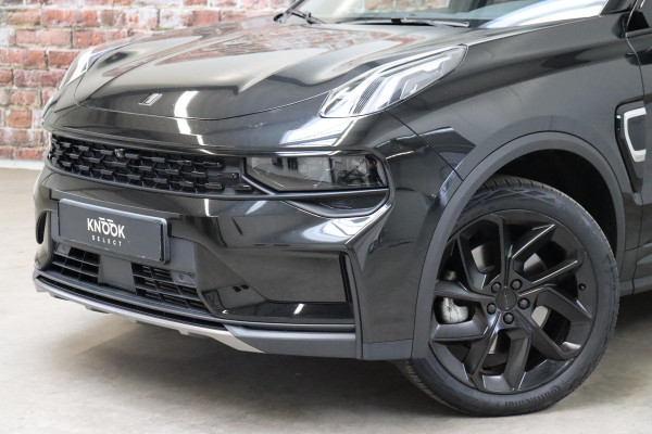Lynk & Co 01 1.5 Automaat / SoH 95% / Zwarte Hemelbekleding / Panoramadak / LED koplampen / Lichtmetalen velgen 20" / Navigatiesysteem Full Map / Parkeer Assistent / Rijstrooksensor met correctie / Rondomzicht Camera / Digitaal Instrumentenpaneel / Stoelverwarming / Premium Audio / Trekhaak