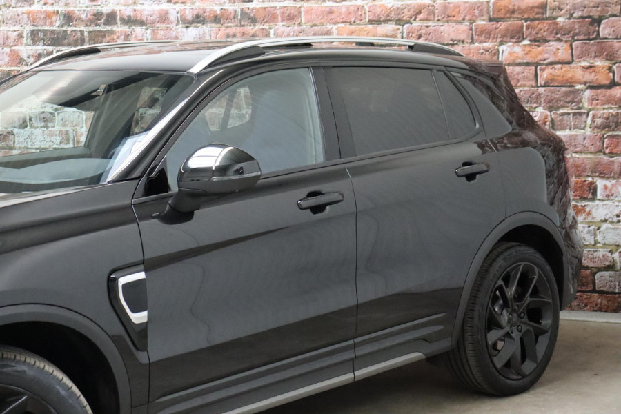 Lynk & Co 01 1.5 Automaat / SoH 95% / Zwarte Hemelbekleding / Panoramadak / LED koplampen / Lichtmetalen velgen 20" / Navigatiesysteem Full Map / Parkeer Assistent / Rijstrooksensor met correctie / Rondomzicht Camera / Digitaal Instrumentenpaneel / Stoelverwarming / Premium Audio / Trekhaak