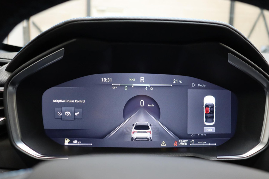 Lynk & Co 01 1.5 Automaat / SoH 95% / Zwarte Hemelbekleding / Panoramadak / LED koplampen / Lichtmetalen velgen 20" / Navigatiesysteem Full Map / Parkeer Assistent / Rijstrooksensor met correctie / Rondomzicht Camera / Digitaal Instrumentenpaneel / Stoelverwarming / Premium Audio / Trekhaak
