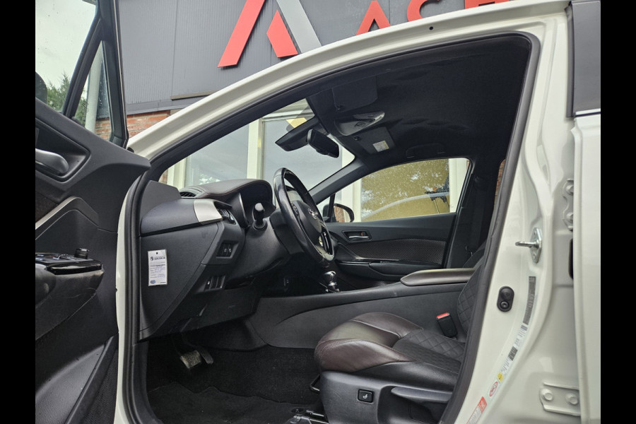 Toyota C-HR 1.8 Hybrid Executive Camera! Navigatie! Airco/Clima! Mooie/Nette Auto!