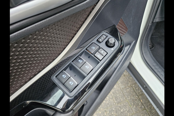 Toyota C-HR 1.8 Hybrid Executive Camera! Navigatie! Airco/Clima! Mooie/Nette Auto!