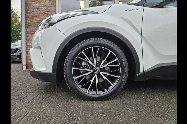 Toyota C-HR 1.8 Hybrid Executive Camera! Navigatie! Airco/Clima! Mooie/Nette Auto!