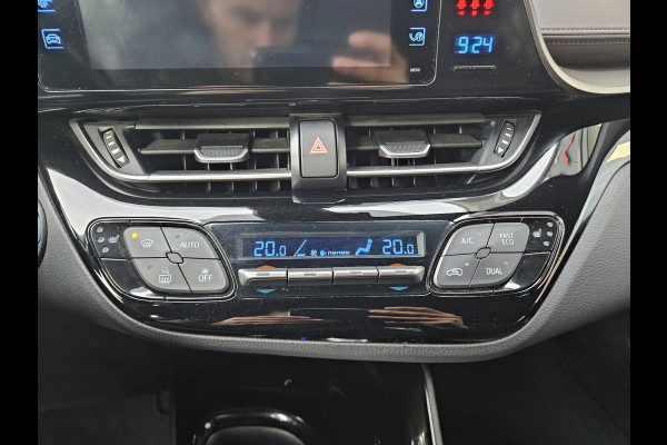 Toyota C-HR 1.8 Hybrid Executive Camera! Navigatie! Airco/Clima! Mooie/Nette Auto!