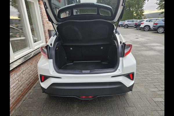 Toyota C-HR 1.8 Hybrid Executive Camera! Navigatie! Airco/Clima! Mooie/Nette Auto!