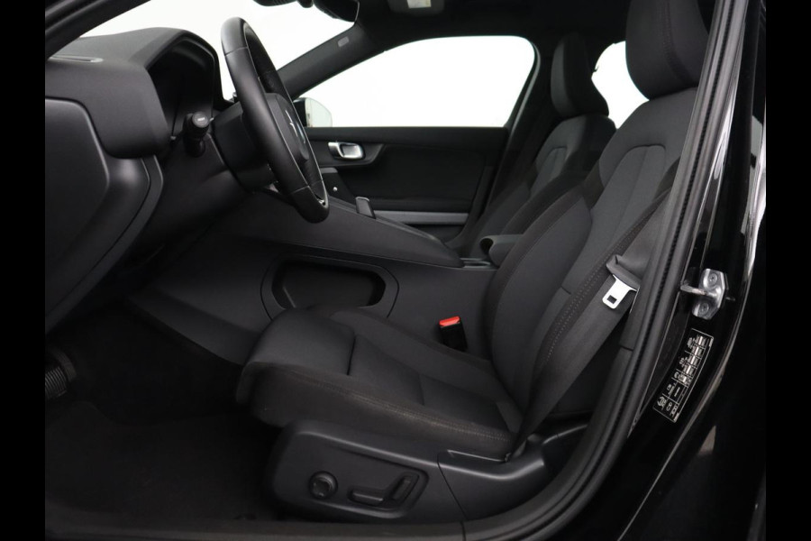 Polestar 2 Long Range Dual Motor 78 kWh h | SOH 92,9% | Panoramadak | Memory | Stuur/stoelverwarming | Harman/Kardon | Carplay | 360 camera | Park assist | Climate control