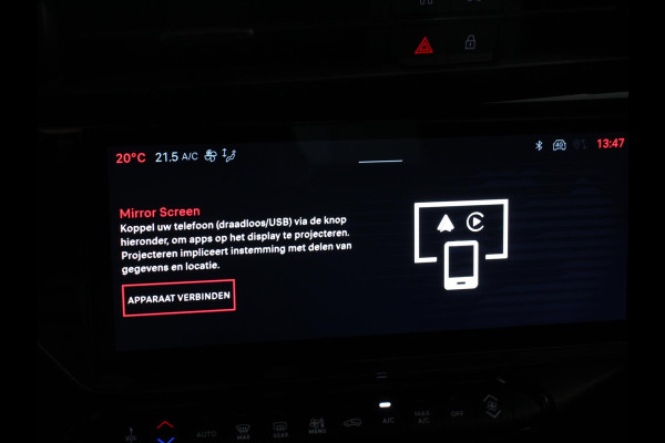 Alfa Romeo junior Elettrica Automaat 156PK Adaptieve Cruise Control LMV 18 inch Full Led Matrix Parkeer sensoren Navigatie Apple Carplay / Android auto  Climate Control