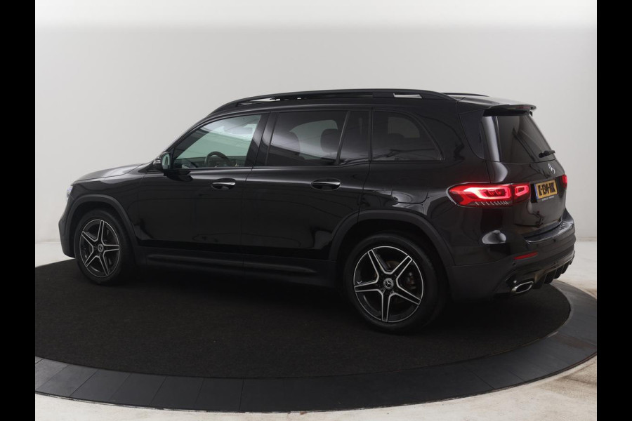 Mercedes-Benz GLB 200 Business Solution AMG | Panoramadak | Leder/alcantara | Memory Stoelverwarming | Adaptive cruise | Camera | Park assist | Sfeerverlichting | Carplay