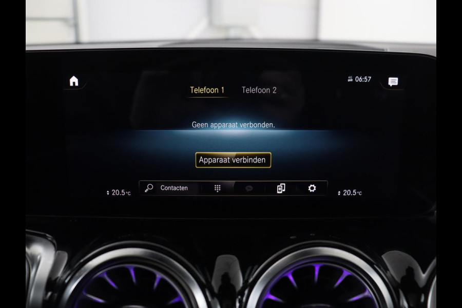 Mercedes-Benz GLB 200 Business Solution AMG | Panoramadak | Leder/alcantara | Memory Stoelverwarming | Adaptive cruise | Camera | Park assist | Sfeerverlichting | Carplay