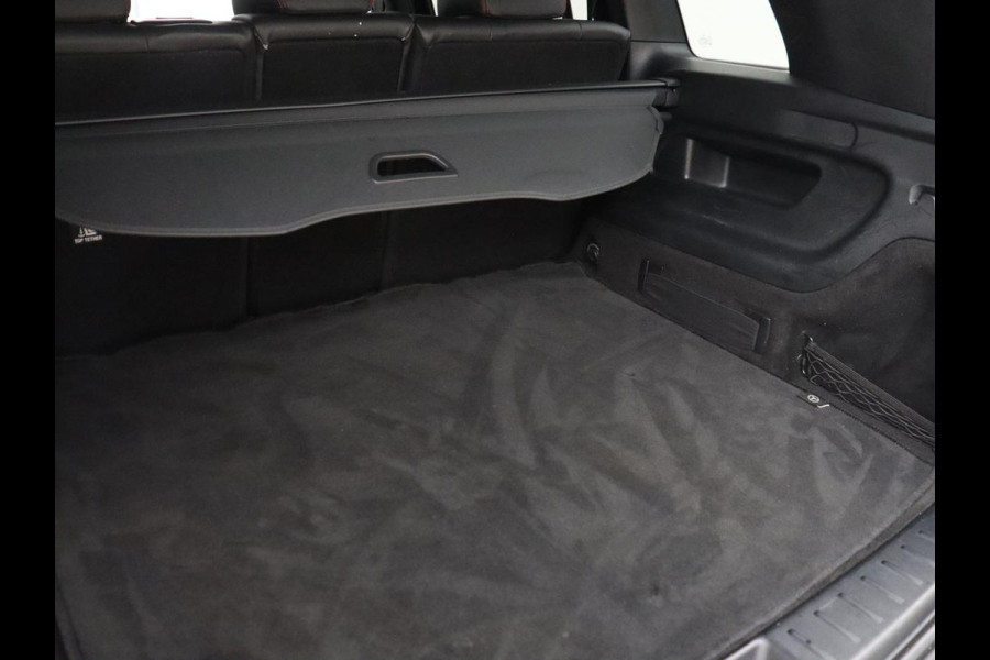 Mercedes-Benz GLB 200 Business Solution AMG | Panoramadak | Leder/alcantara | Memory Stoelverwarming | Adaptive cruise | Camera | Park assist | Sfeerverlichting | Carplay