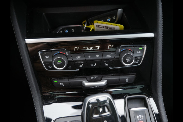 BMW 2 Serie Active Tourer 218ia Automaat High Executive Luxury Edition | Panoramadak | HiFi | Camera |