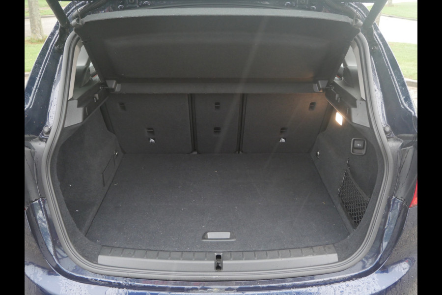 BMW 2 Serie Active Tourer 218ia Automaat High Executive Luxury Edition | Panoramadak | HiFi | Camera |