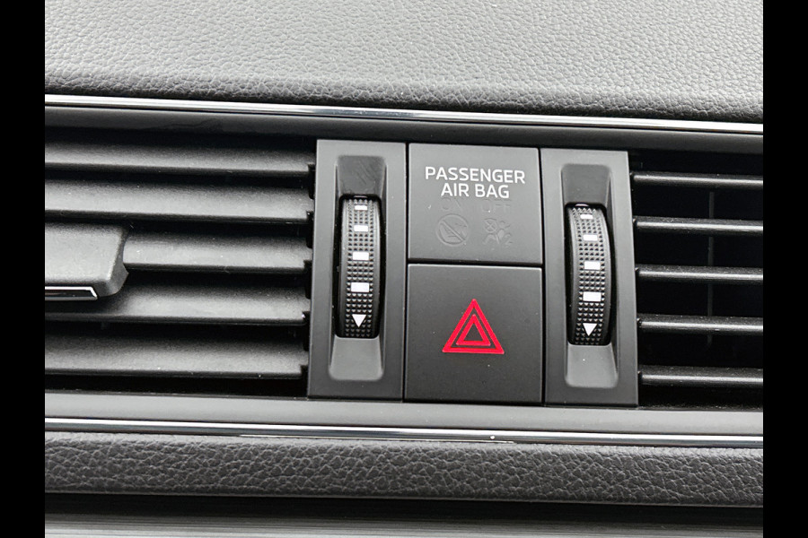 Škoda Superb Combi 1.5 TSI 150PK Automaat Business Edition / Trekhaak / Navigatie / Airco-ecc./ Pdc./ Radio-multimedia / Virtual Cockpit / Apk 05-2028