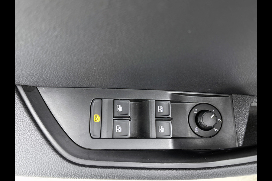 Škoda Superb Combi 1.5 TSI 150PK Automaat Business Edition / Trekhaak / Navigatie / Airco-ecc./ Pdc./ Radio-multimedia / Virtual Cockpit / Apk 05-2028