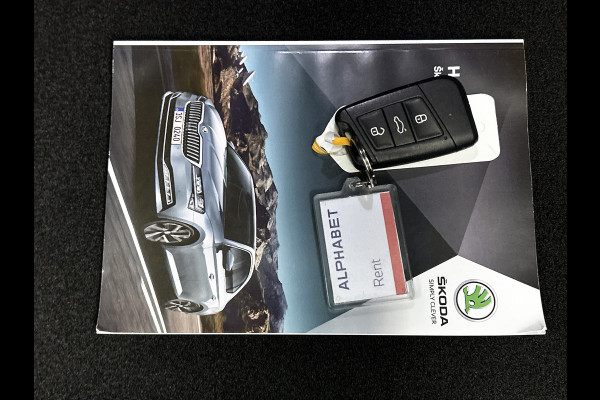 Škoda Superb Combi 1.5 TSI 150PK Automaat Business Edition / Trekhaak / Navigatie / Airco-ecc./ Pdc./ Radio-multimedia / Virtual Cockpit / Apk 05-2028