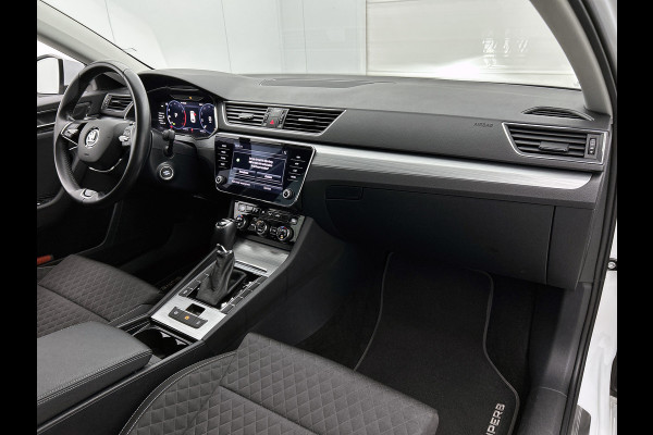 Škoda Superb Combi 1.5 TSI 150PK Automaat Business Edition / Trekhaak / Navigatie / Airco-ecc./ Pdc./ Radio-multimedia / Virtual Cockpit / Apk 05-2028