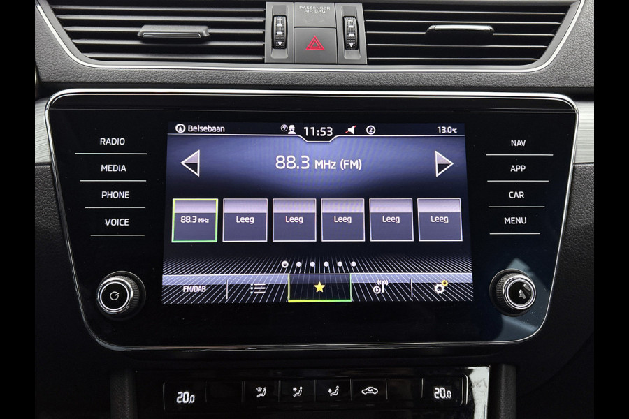 Škoda Superb Combi 1.5 TSI 150PK Automaat Business Edition / Trekhaak / Navigatie / Airco-ecc./ Pdc./ Radio-multimedia / Virtual Cockpit / Apk 05-2028