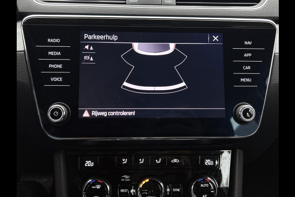 Škoda Superb Combi 1.5 TSI 150PK Automaat Business Edition / Trekhaak / Navigatie / Airco-ecc./ Pdc./ Radio-multimedia / Virtual Cockpit / Apk 05-2028