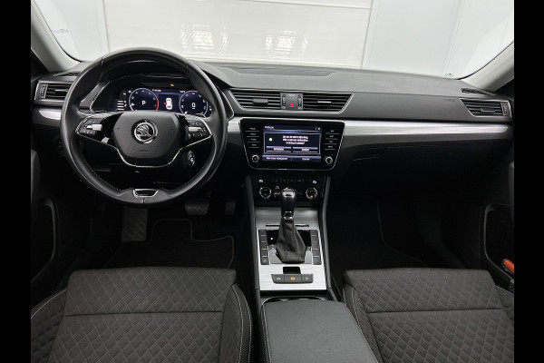 Škoda Superb Combi 1.5 TSI 150PK Automaat Business Edition / Trekhaak / Navigatie / Airco-ecc./ Pdc./ Radio-multimedia / Virtual Cockpit / Apk 05-2028