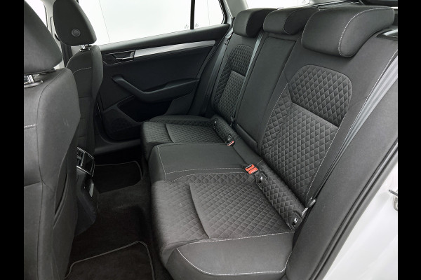 Škoda Superb Combi 1.5 TSI 150PK Automaat Business Edition / Trekhaak / Navigatie / Airco-ecc./ Pdc./ Radio-multimedia / Virtual Cockpit / Apk 05-2028