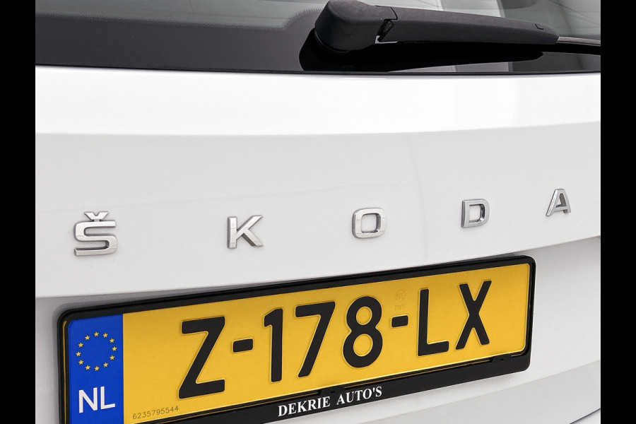 Škoda Superb Combi 1.5 TSI 150PK Automaat Business Edition / Trekhaak / Navigatie / Airco-ecc./ Pdc./ Radio-multimedia / Virtual Cockpit / Apk 05-2028