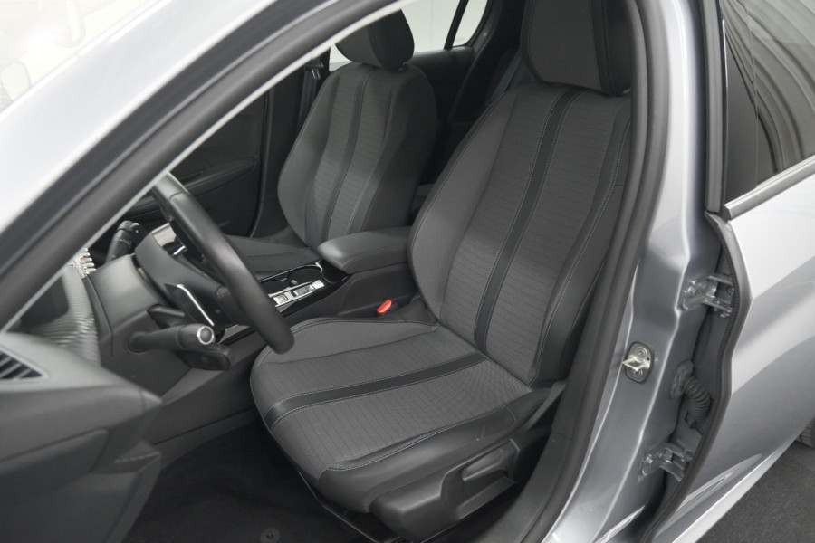 Peugeot 208 PureTech 100 EAT8 Allure | Adaptieve Cruise control |  Camera | Parkeersensoren voor + achter | Navigatie | Apple Carplay