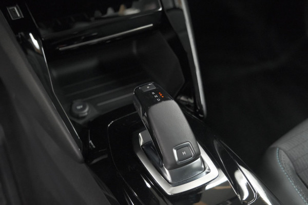 Peugeot 208 PureTech 100 EAT8 Allure | Adaptieve Cruise control |  Camera | Parkeersensoren voor + achter | Navigatie | Apple Carplay