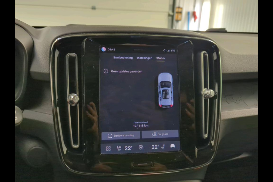 Volvo XC40 Recharge Ultimate 70 kWh Soh 94.5% Pano.dak Har/Kard Trekhaak