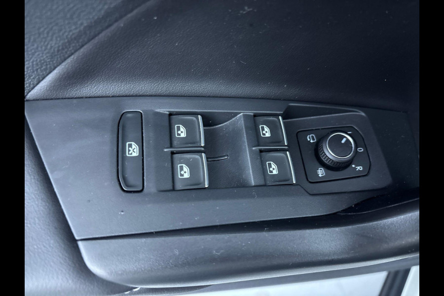 Volkswagen T-Cross 1.0 TSI Life Goal 115 pk Automaat (DSG) | Navigatie via App | Parkeersensoren | Achteruitrijcamera | Adaptieve cruise control | Stoelverwarming | Apple carplay / Android auto | Autom. Airco |
