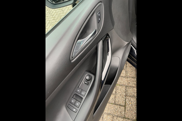 Opel Astra Sports Tourer 1.2 Design & Tech