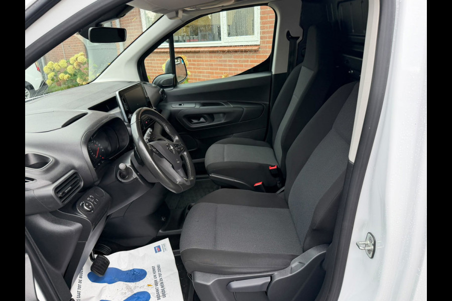 Opel Combo 1.5D L2H1 Standaard / 131PK Automaat / Camera / Stuur verwarming