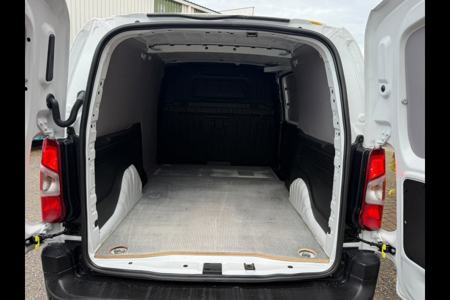Opel Combo 1.5D L2H1 Standaard / 131PK Automaat / Camera / Stuur verwarming