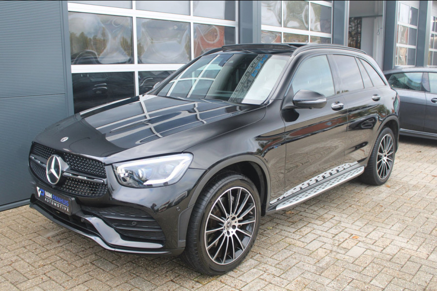 Mercedes-Benz GLC 300e 4MATIC AMG | Pano | Burmester | 360 | Sfeerverlichting
