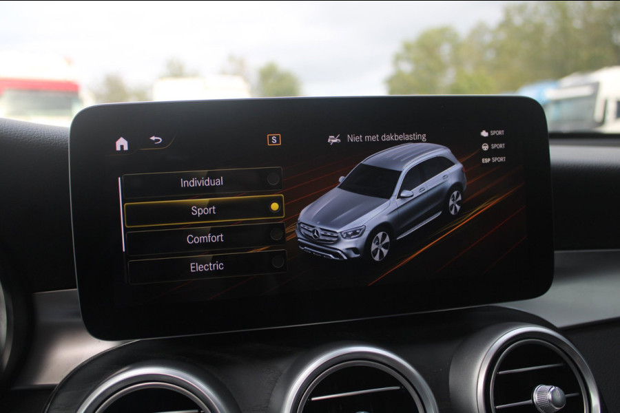 Mercedes-Benz GLC 300e 4MATIC AMG | Pano | Burmester | 360 | Sfeerverlichting