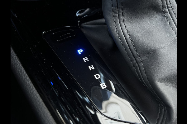 Toyota C-HR 1.8 Hybrid Dynamic | Dodehoek | LED | Camera | Winter Pack