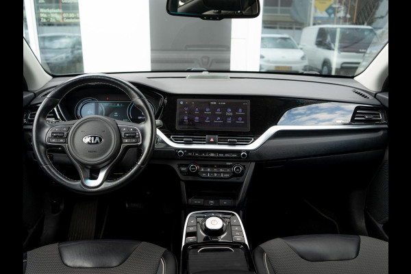 Kia e-Niro DynamicPlusLine 64 kWh SOH 98,7 % |Stoel en stuurverwarming | Schuif/-kanteldak | Achteruitrijcamera | Navigatie | Carplay | PDC voor & achter | Achteruitrijcamera