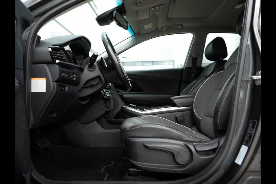 Kia e-Niro DynamicPlusLine 64 kWh SOH 98,7 % |Stoel en stuurverwarming | Schuif/-kanteldak | Achteruitrijcamera | Navigatie | Carplay | PDC voor & achter | Achteruitrijcamera