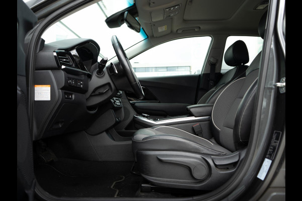 Kia e-Niro DynamicPlusLine 64 kWh SOH 98,7 % |Stoel en stuurverwarming | Schuif/-kanteldak | Achteruitrijcamera | Navigatie | Carplay | PDC voor & achter | Achteruitrijcamera